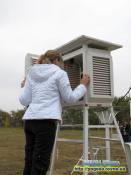 Метеостанція Рівне, психрометрична будка, зчитування метеорологічних даних 